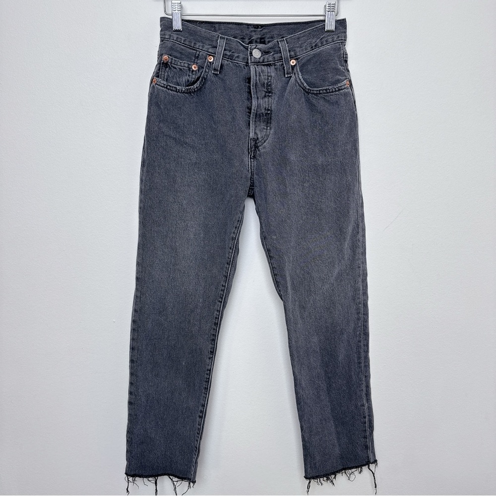 Levi's Womens 25 501 Crop Raw Hem Gray Wash Jeans - Picture 2 of 15